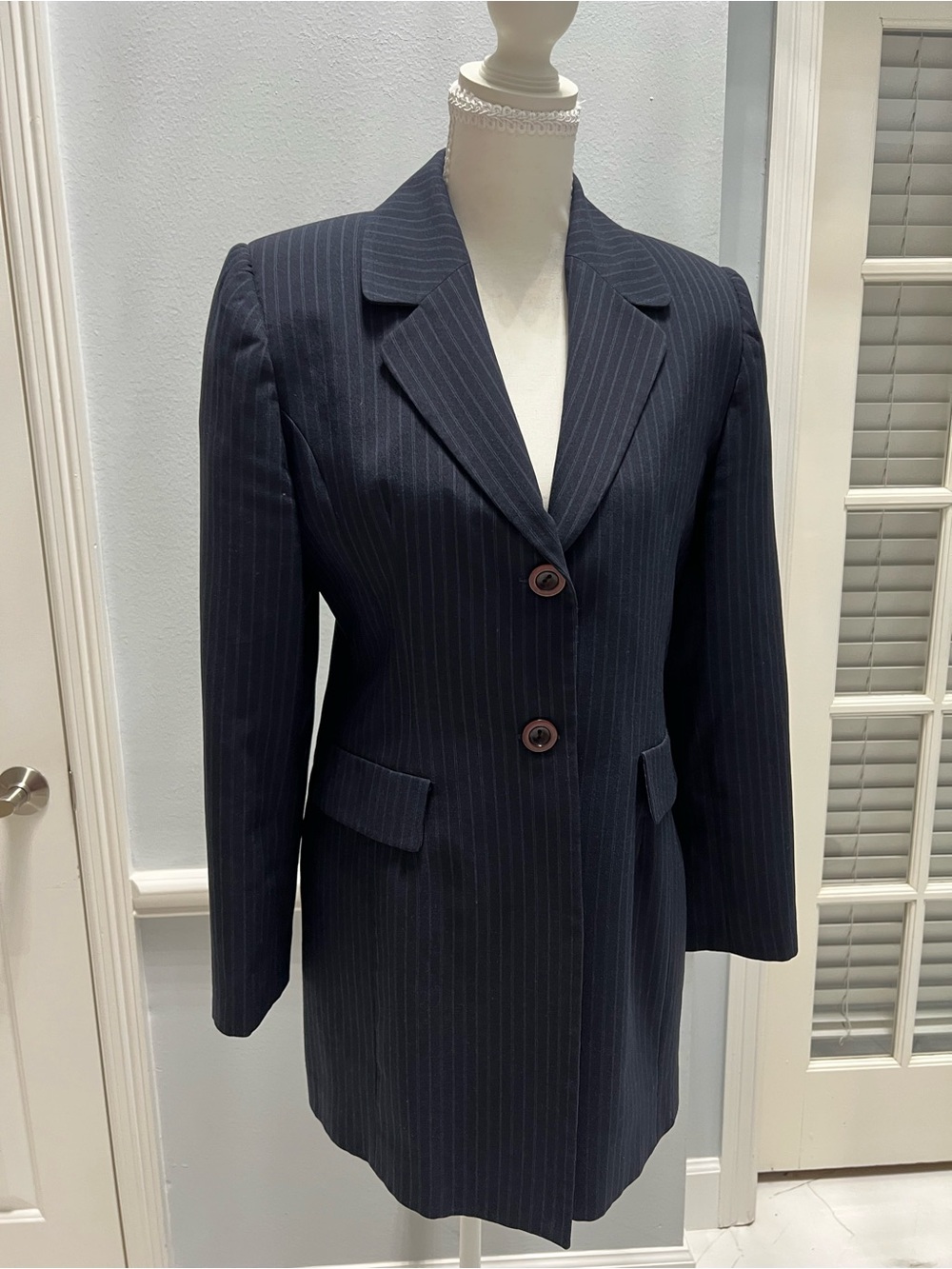 Gino Angelli Collezione Navy Pinstripe Long Blazer Size 40